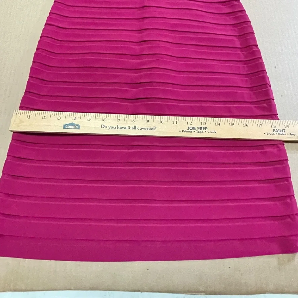 Adrianna Papell Body Con Magenta Tiered Bandage Style Dress Knee Length Size 10